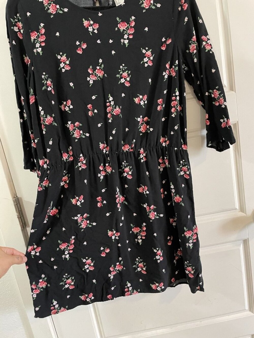 H&M Divided Womens Dress Black Floral Stretch KneeLength 3/4 Sleeve Size 12 - Picture 4 of 16